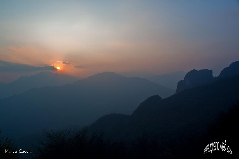 05_Si avvicina il tramonto.jpg